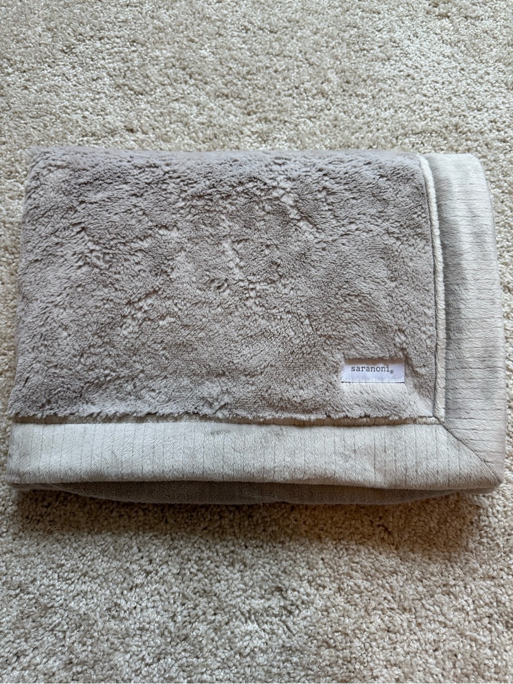 Saranoni gray baby blanket